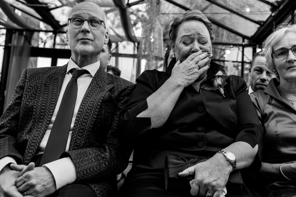 Trouwfotograaf die emoties vastlegt