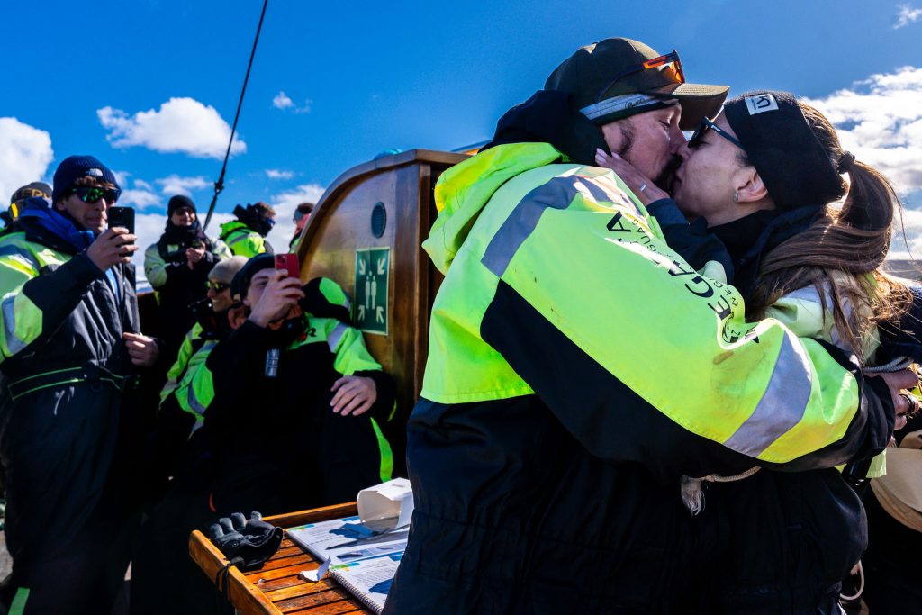Trouwfotograaf die huwelijksaanzoek vastlegt