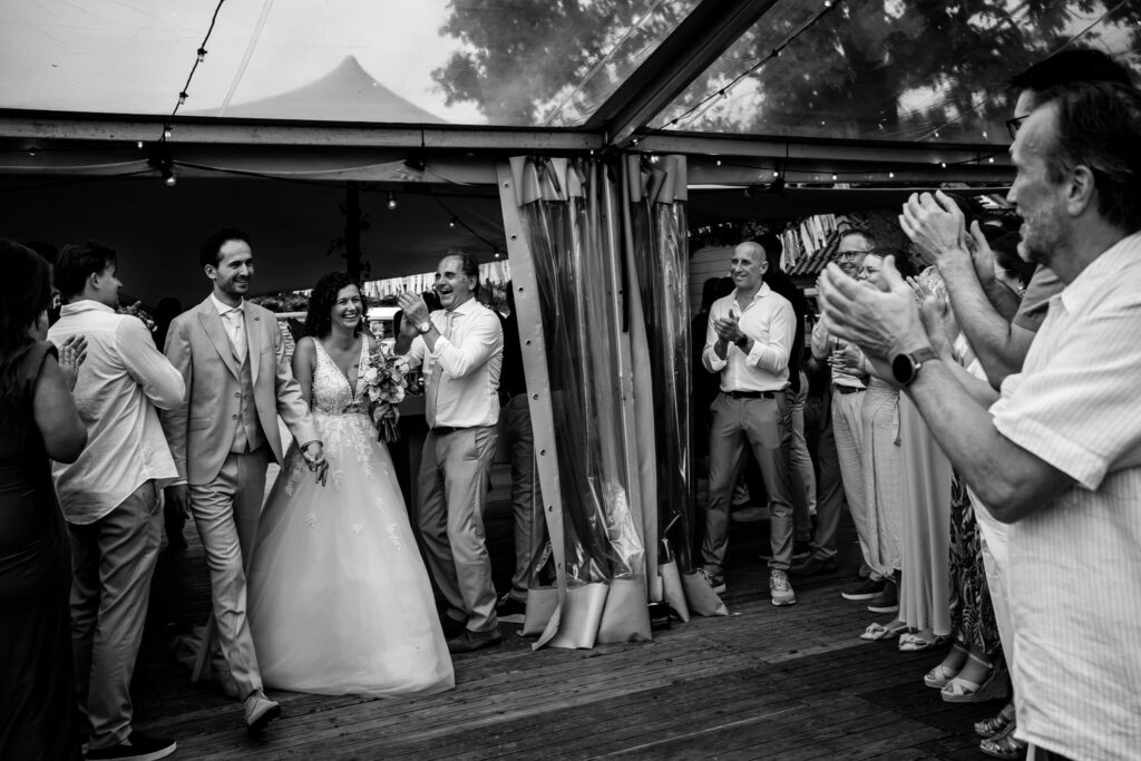 Trouwfeest in eigen tuin