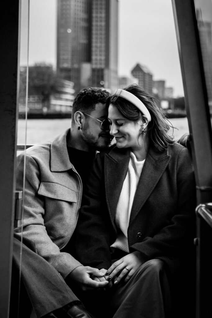 Fotoshoot in een Watertaxi op de Maas